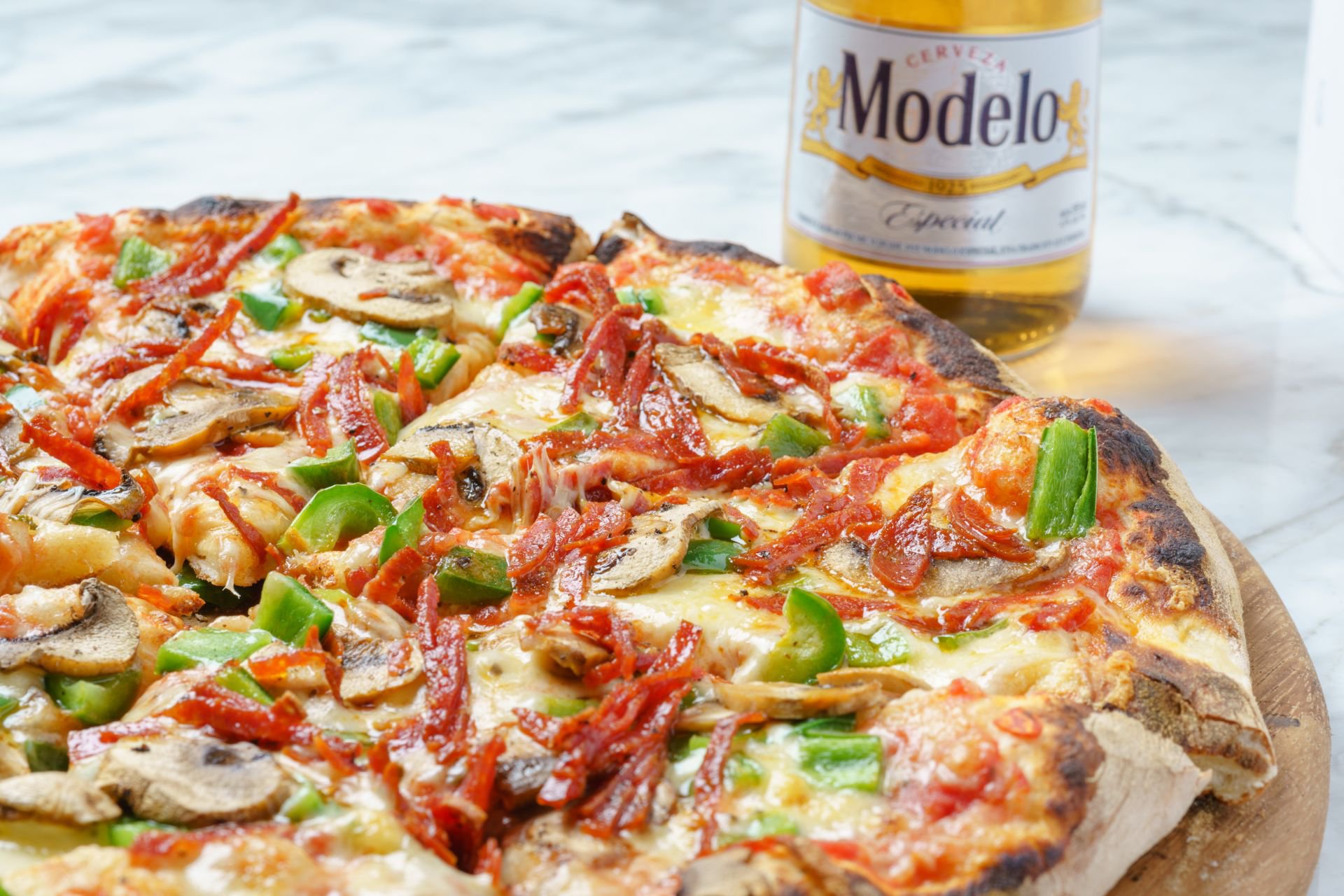 Cerveza-Modelo-Pizzeria-Vice-Restaurante-Antigua-Guatemala-Las-Vibras-2-Pizza.jpg